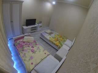 Отель Инжу Алаколь Qabanbay Стандартный двухместный номер с 2 отдельными кроватями и видом на сад-1