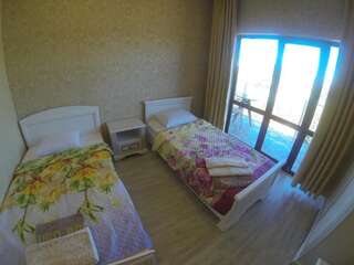 Отель Инжу Алаколь Qabanbay Стандартный двухместный номер с 2 отдельными кроватями и видом на сад-2